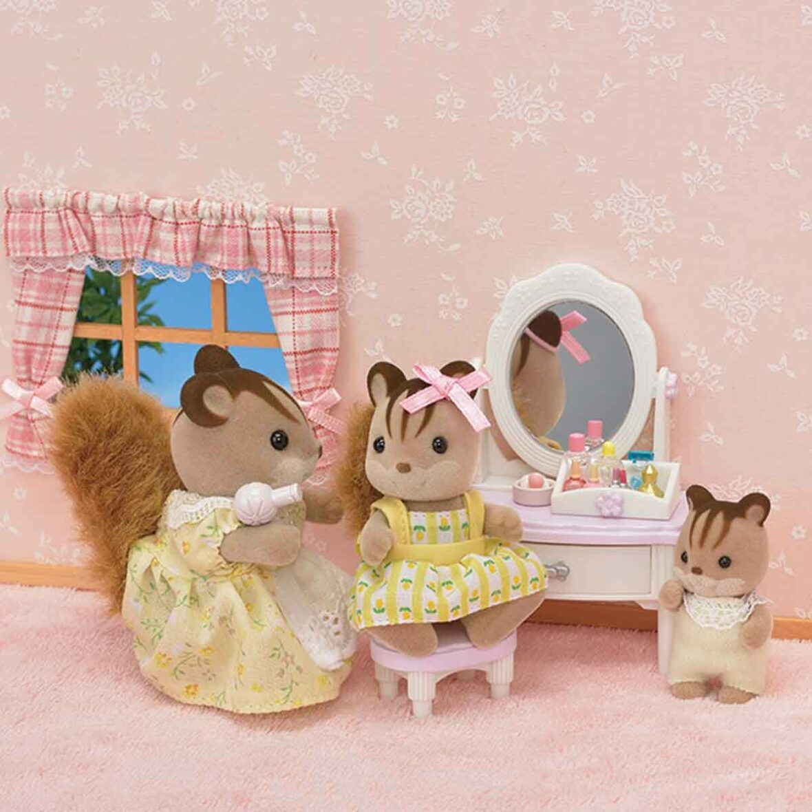 sylvanian-families-yatak-odasi-ve-makyaj-masasi-5285-223521